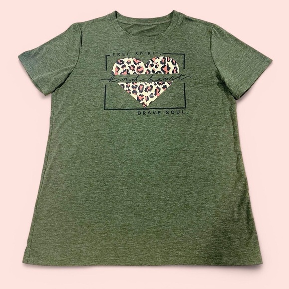 Free Spirit Graphic Green Leopard Animal Print Heart T-Shirt XL - Picture 3 of 7